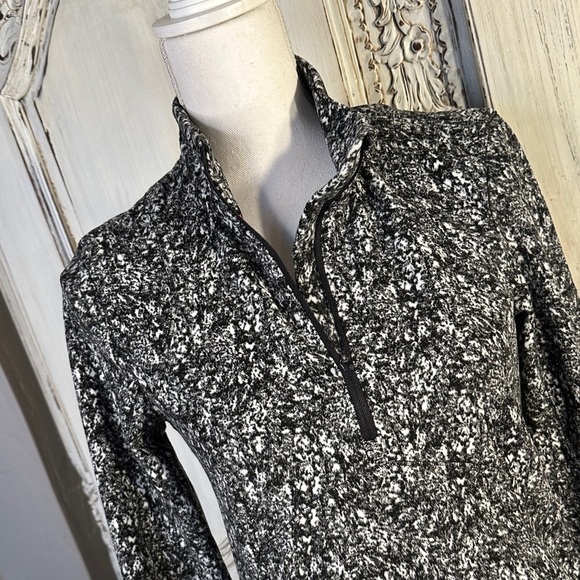 Spyder Active Black and White Women's Workout 1/4 Zip Jacket - Picture 2 of 12